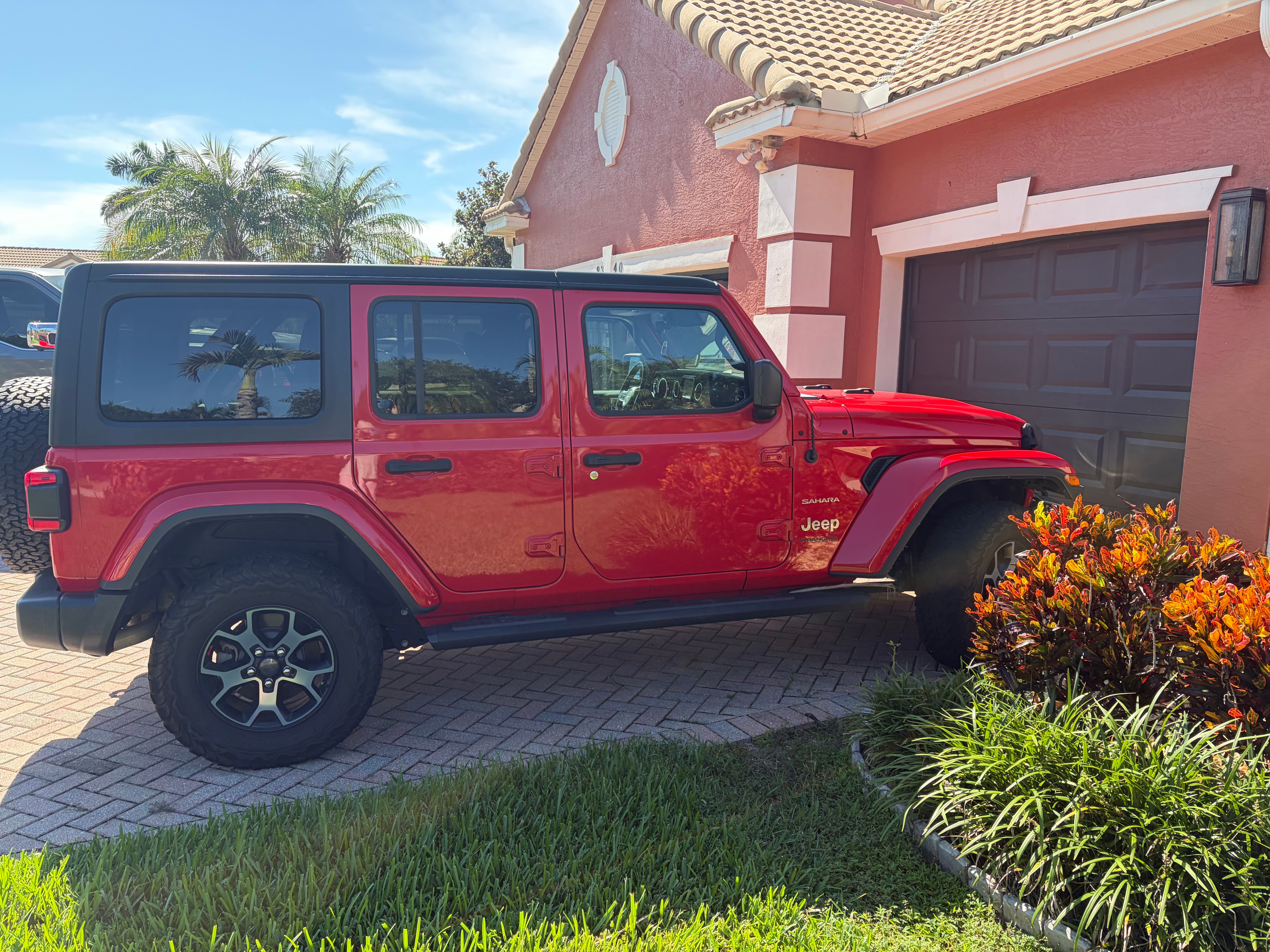 Used 2020 Jeep Wrangler Unlimited Sahara AWD/4WD image 13