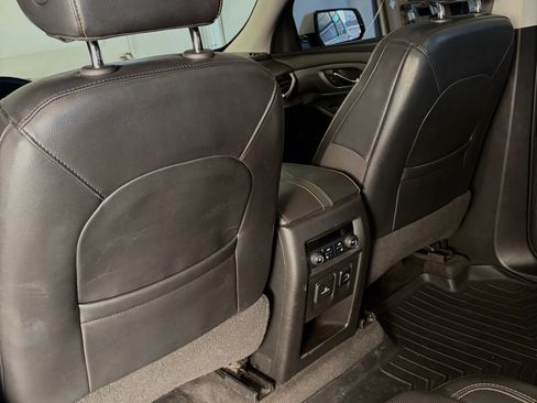 Used 2018 Chevrolet Traverse Premier w/ Driver Confidence II Package image 16