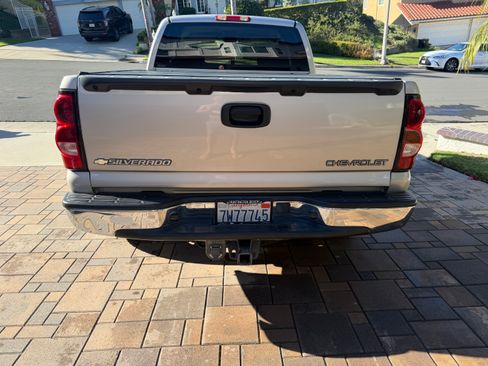 Used 2005 Chevrolet Silverado 1500 LS w/ Silverado Performance Edition image 2