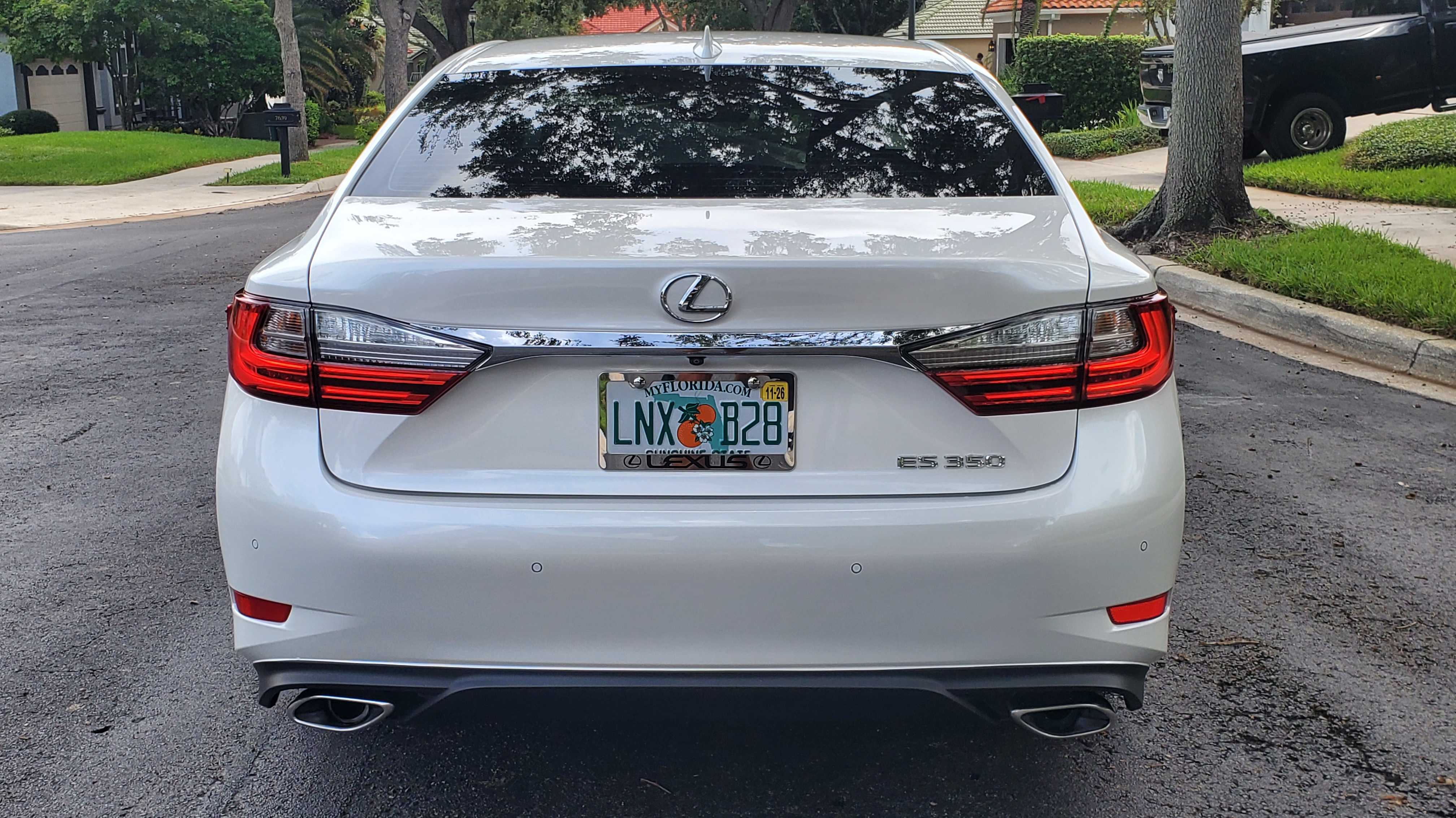 Used 2018 Lexus ES 350 w/ Navigation System Package FWD image 4
