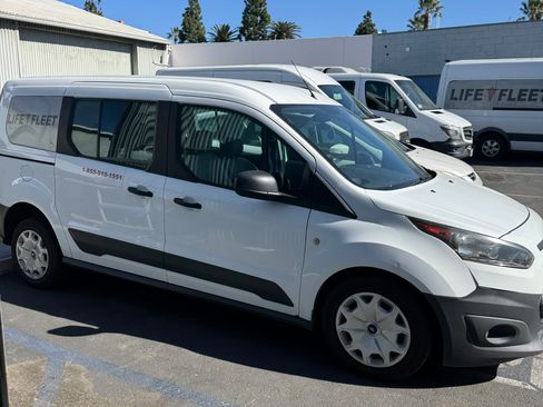 Used 2018 Ford Transit Connect XL image 4