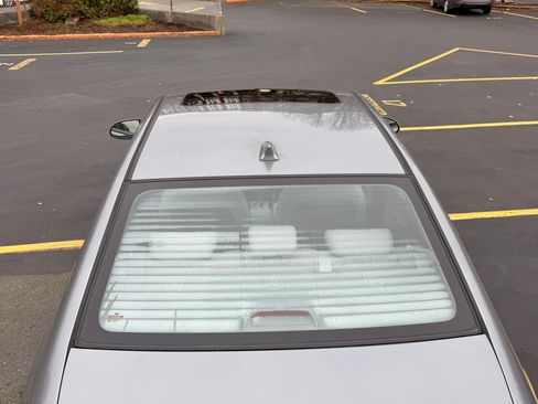 Used 2010 Hyundai Elantra GLS w/ Sunroof Pkg 3 image 12