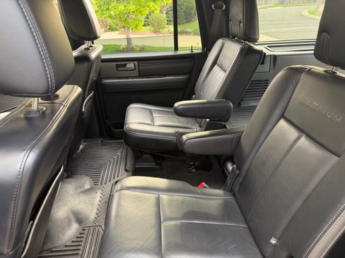 Used 2017 Ford Expedition Platinum AWD/4WD image 21