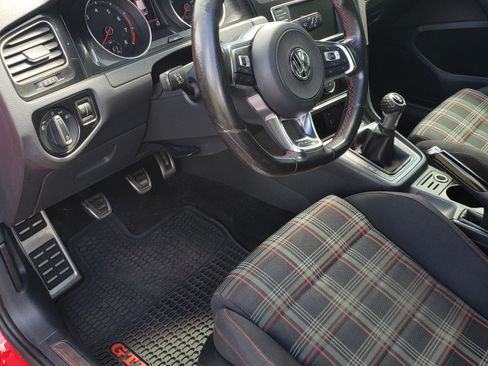 Used 2017 Volkswagen GTI S image 10