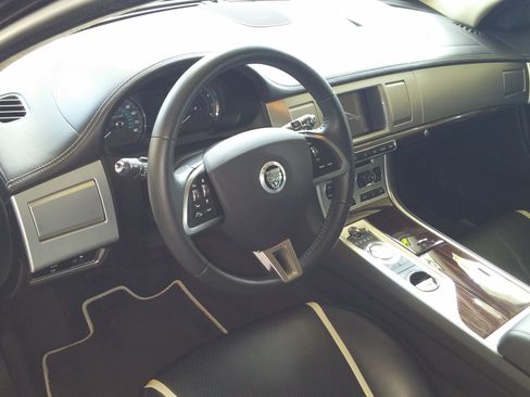 Used 2012 Jaguar XF Portfolio image 2