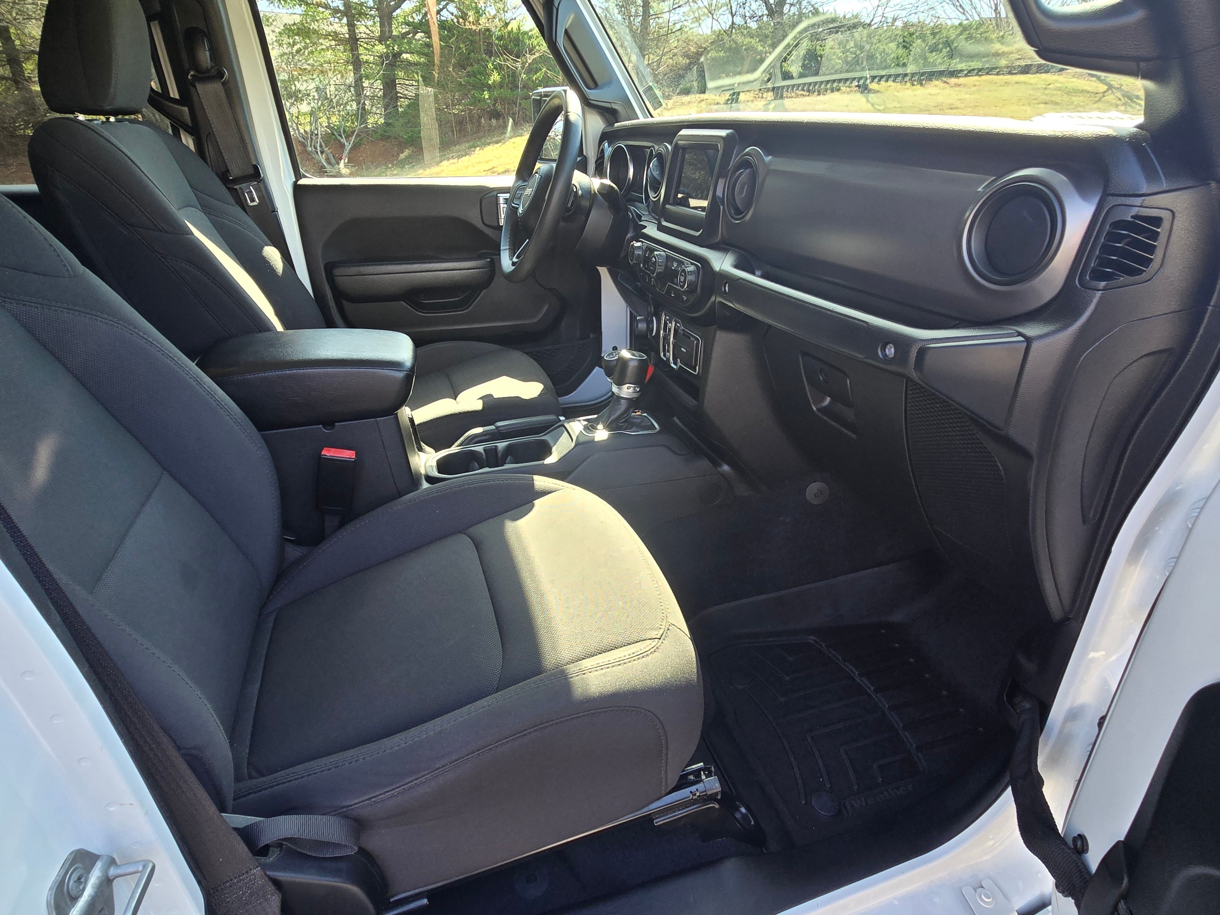 Used 2023 Jeep Gladiator Sport AWD/4WD image 11