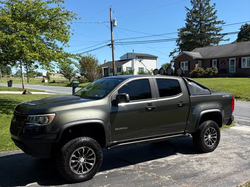 Used 2017 Chevrolet Colorado ZR2 w/ LPO, Premium Interior Package AWD/4WD image 9
