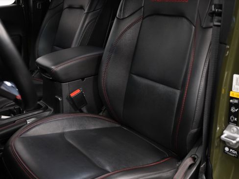 Used 2021 Jeep Gladiator Rubicon image 11