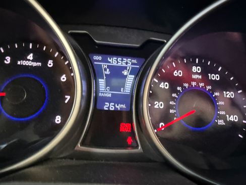 Used 2013 Hyundai Veloster w/ Style Pkg FWD image 9