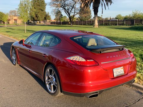 Used 2013 Porsche Panamera image 4