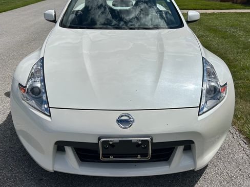 Used 2010 Nissan 370Z Touring w/ Sport Pkg RWD image 6