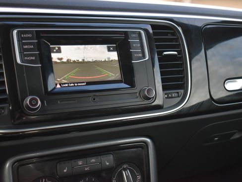 Used 2017 Volkswagen Beetle 1.8T S image 16