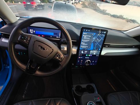 Used 2022 Ford Mustang Mach-E Select image 14