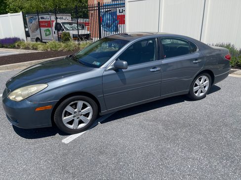 Used 2005 Lexus ES 330 FWD image 1