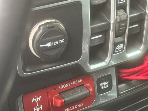 Used 2018 Jeep Wrangler Unlimited Rubicon AWD/4WD image 4