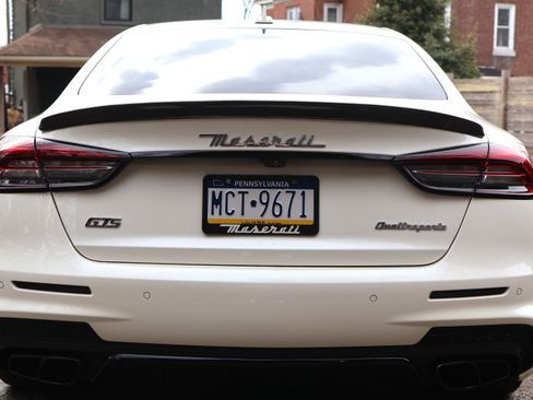 Used 2017 Maserati Quattroporte GTS GranSport image 9