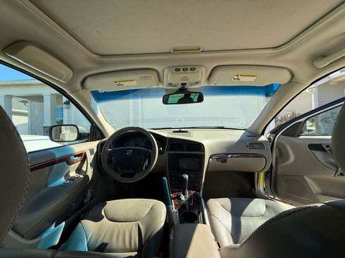 Used 2006 Volvo XC70 Ocean Race Edition image 8