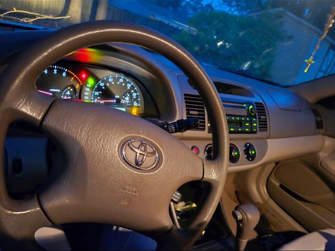 Used 2003 Toyota Camry LE image 16