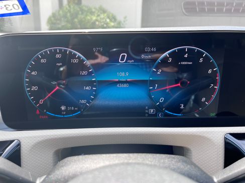 Used 2021 Mercedes-Benz CLA 250 image 12