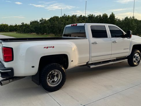 Used 2017 Chevrolet Silverado 3500 LTZ w/ Duramax Plus Package AWD/4WD image 10