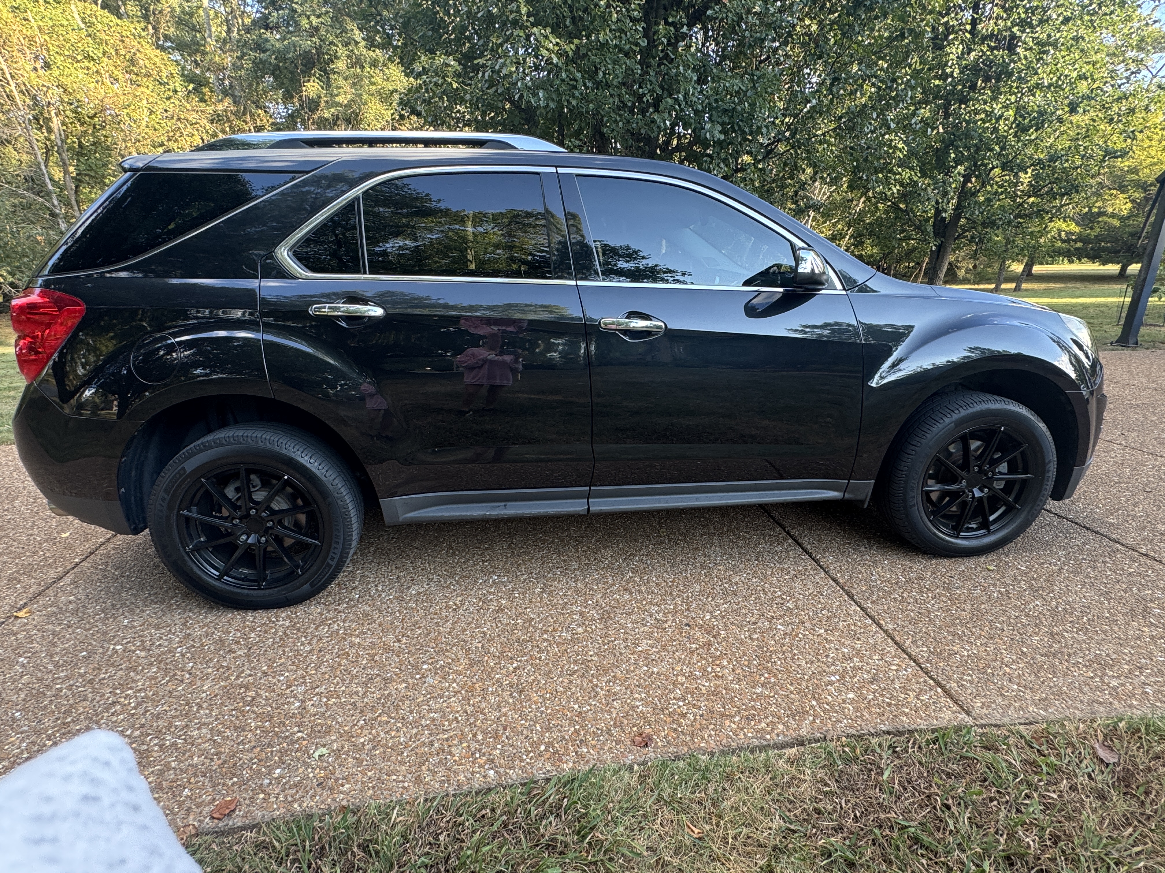 Used 2015 Chevrolet Equinox LTZ AWD/4WD image 4