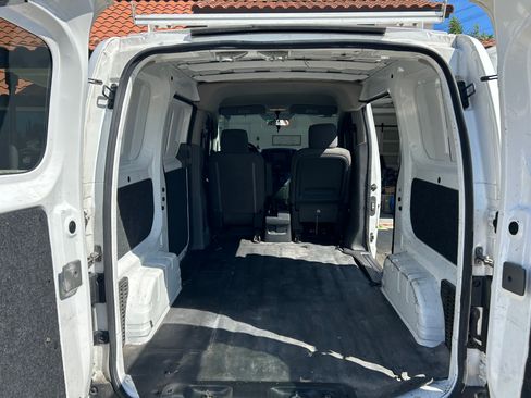 Used 2015 Nissan NV200 S w/ Back Door Glass Package image 6