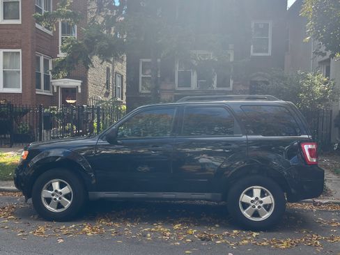 Used 2010 Ford Escape XLT image 6