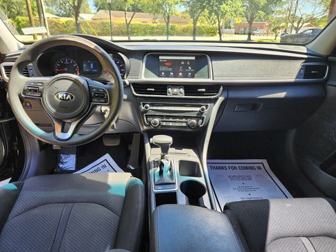 Used 2018 Kia Optima LX image 17