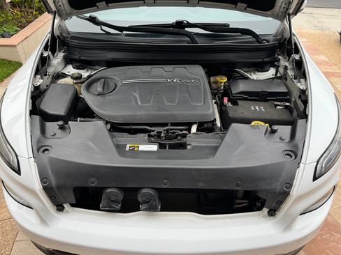 Used 2017 Jeep Cherokee 75th Anniversary AWD/4WD image 12