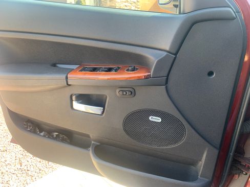 Used 2008 Jeep Grand Cherokee Overland image 10