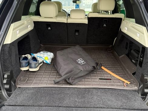 Used 2024 Land Rover Range Rover SE image 12