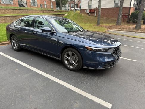 Used 2024 Honda Accord EX image 2