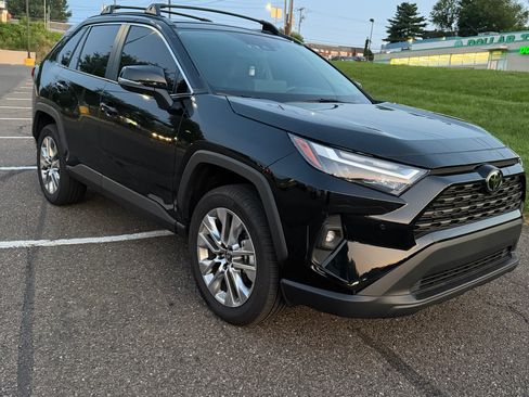 Used 2025 Toyota RAV4 XLE Premium w/ Weather Package AWD/4WD image 6