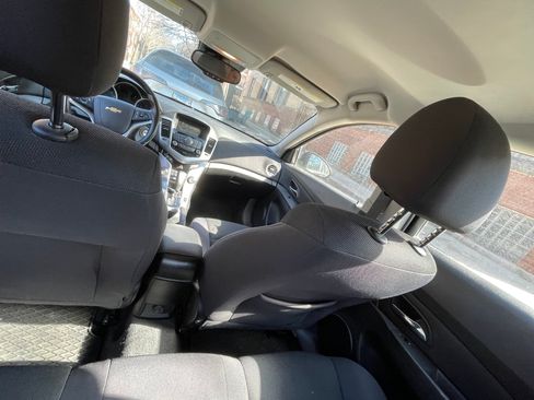 Used 2014 Chevrolet Cruze LT image 8