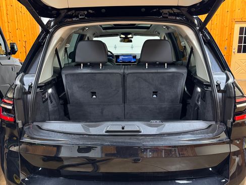 Used 2025 BMW X7 xDrive40i w/ Premium Package image 15