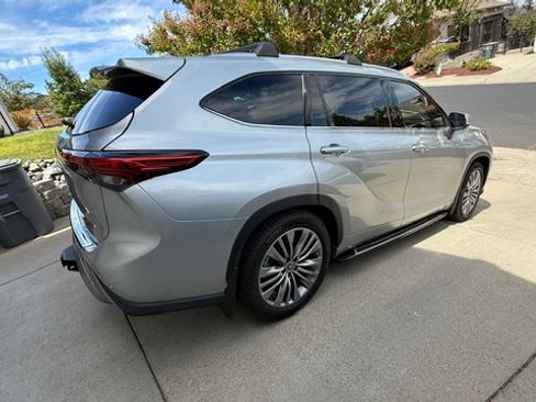 Used 2021 Toyota Highlander Platinum AWD/4WD image 5