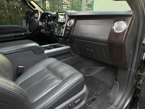 Used 2015 Ford F250 Platinum w/ FX4 Off-Road Package image 20