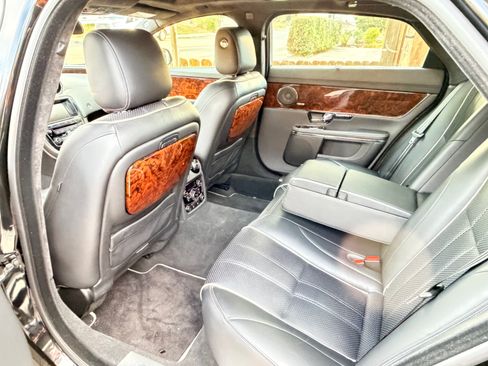 Used 2013 Jaguar XJ L Supercharged RWD image 6