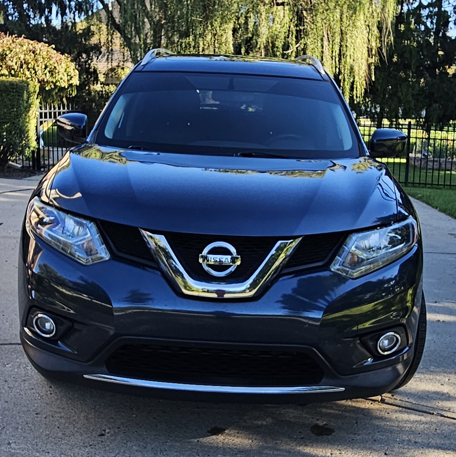 Used 2016 Nissan Rogue SL w/ SL Premium Package AWD/4WD image 2