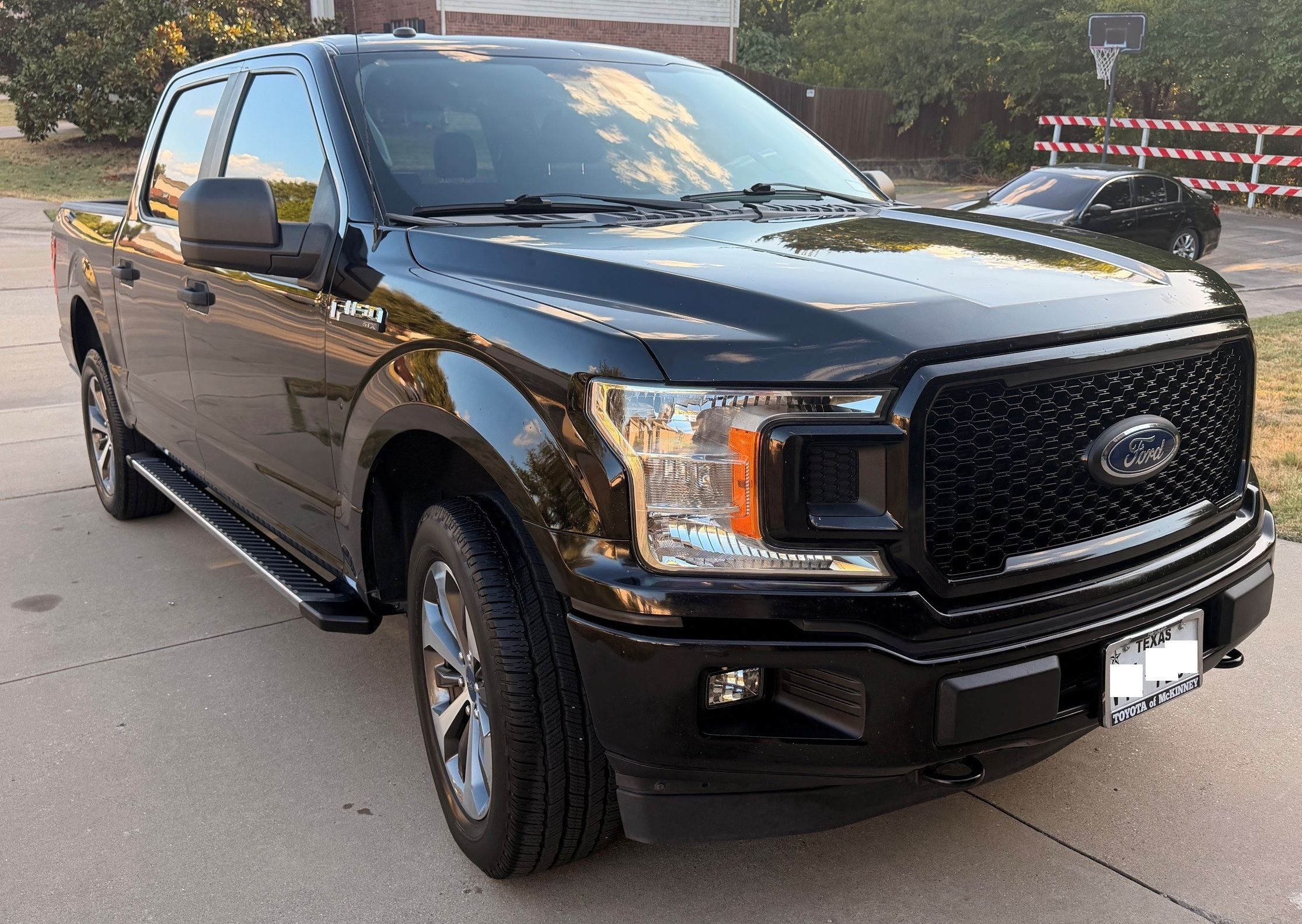Used 2019 Ford F150 XL w/ Equipment Group 101A Mid AWD/4WD image 2