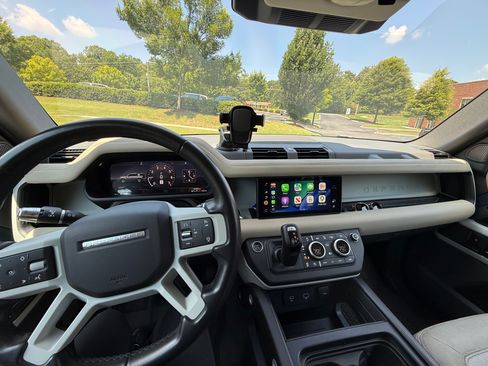 Used 2020 Land Rover Defender 110 SE AWD/4WD image 8