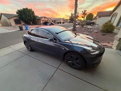 Used 2019 Tesla Model 3 Performance image 2