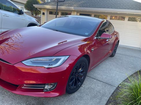 Used 2016 Tesla Model S 85D image 10