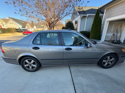 Used 2004 Saab 9-5 Arc image 2