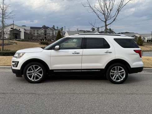 Used 2016 Ford Explorer Limited image 5