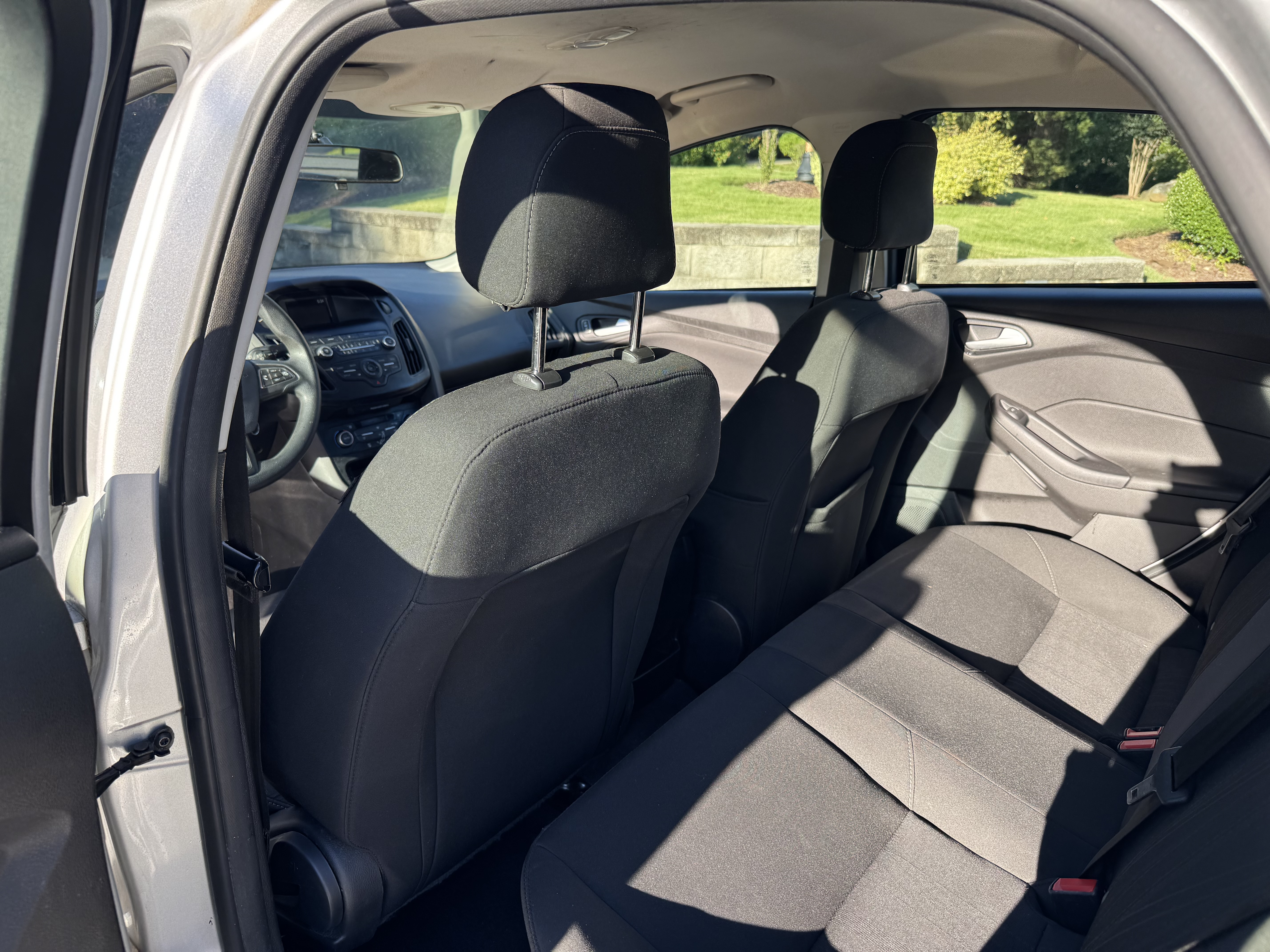 Used 2018 Ford Focus SE w/ SE Appearance Package FWD image 13