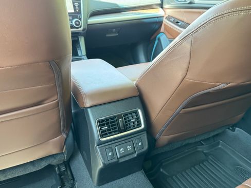 Used 2019 Subaru Outback 3.6R Touring AWD/4WD image 11