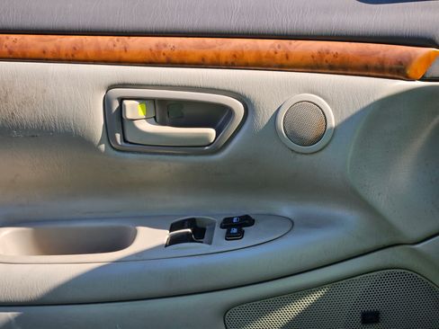 Used 2003 Toyota Solara SLE image 10