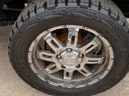 Used 2015 Toyota Tundra SR5 w/ SR5 Upgrade Package image 9