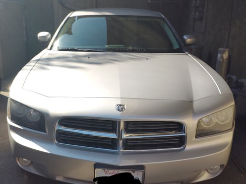 Used 2010 Dodge Charger SXT image 1